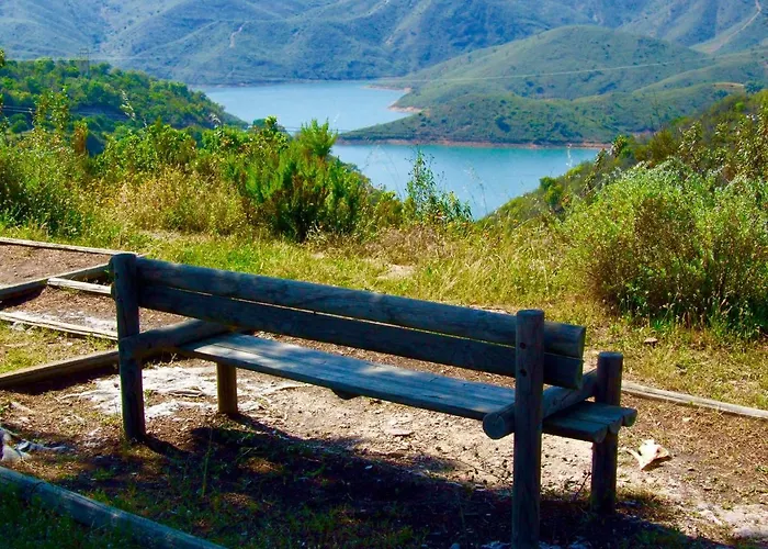 Large Lakeside Near Silves - Figs On The Funcho