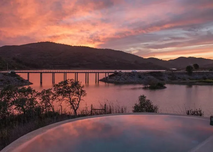 Large Lakeside Near Silves - Figs On The Funcho Pedreiras (Algarve)