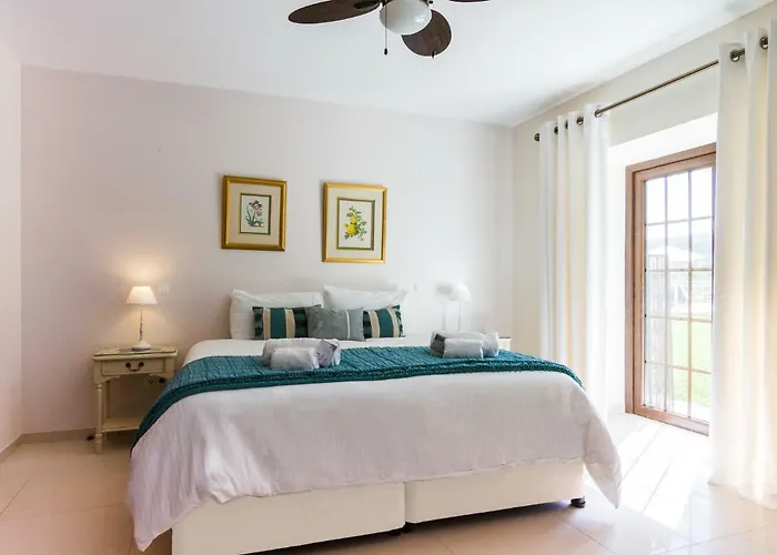 Large Lakeside Near Silves - Figs On The Funcho Vendégház Pedreiras (Algarve)