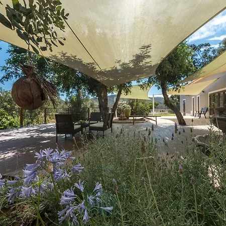 Large Lakeside Near Silves - Figs On The Funcho 게스트하우스